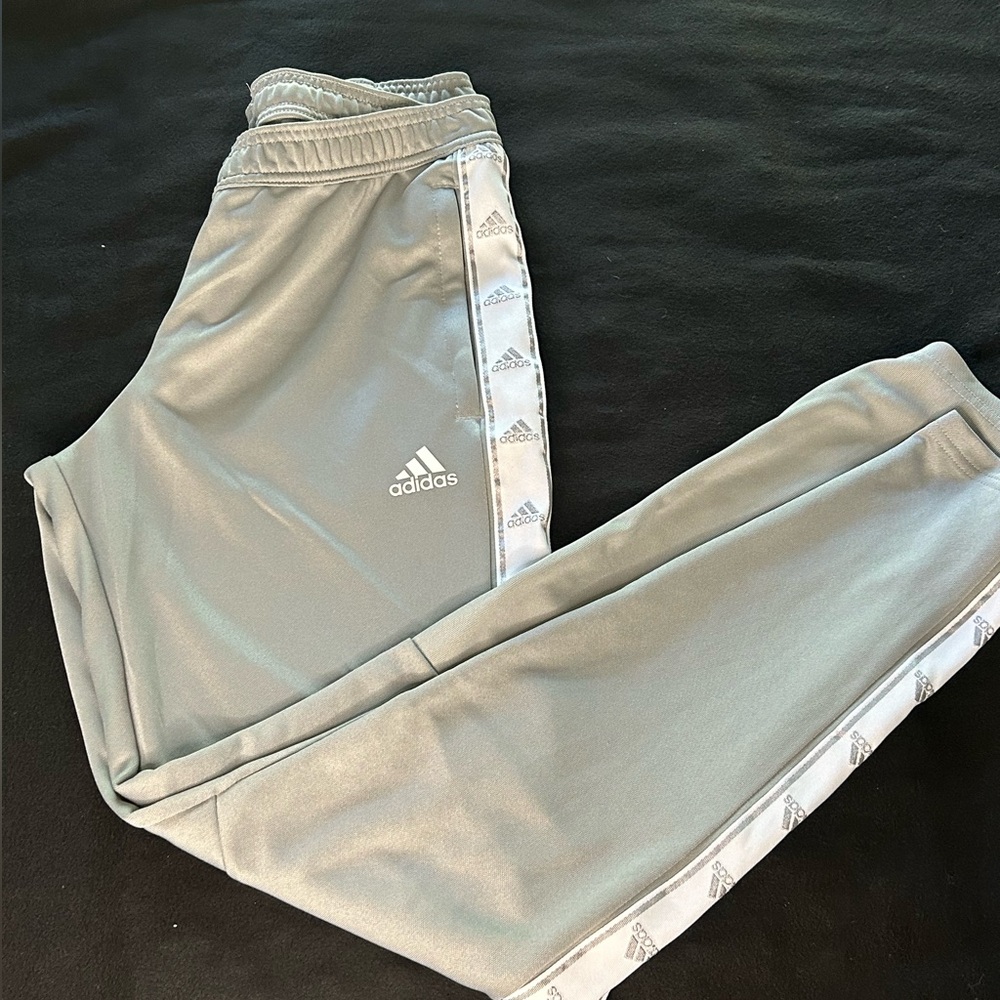 Adidas ladies jogger, M